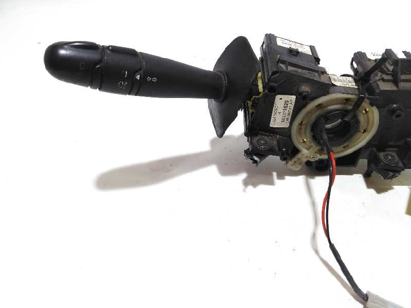 Recambio de mando intermitentes para nissan kubistar (x76) pro (l1) referencia OEM IAM 8200379529  