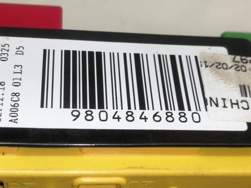 Recambio de caja reles / fusibles para opel crossland x edition referencia OEM IAM 9804846880  