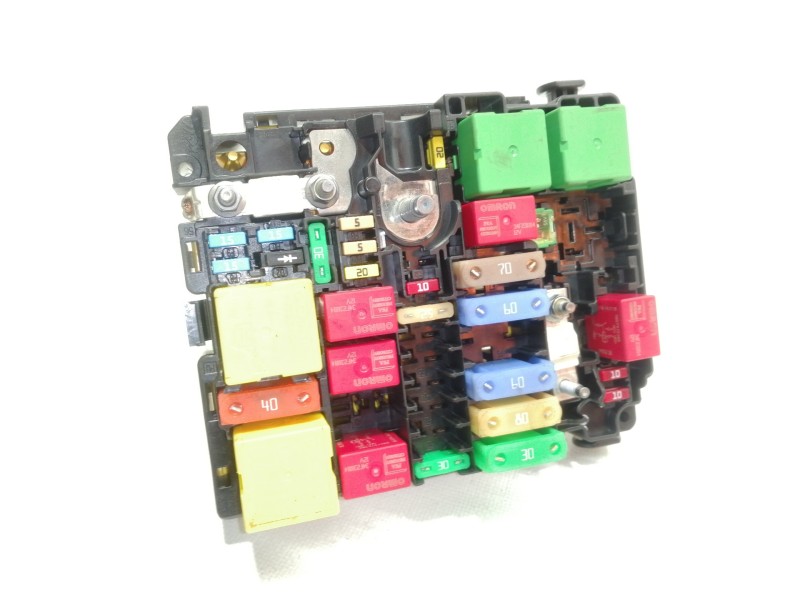 Recambio de caja reles / fusibles para opel crossland x edition referencia OEM IAM 9804846880  