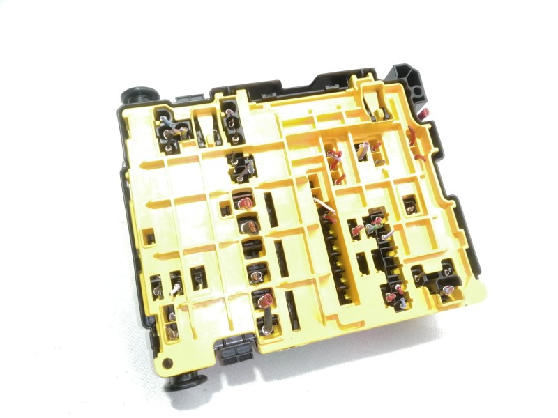 Recambio de caja reles / fusibles para opel crossland x edition referencia OEM IAM 9804846880  