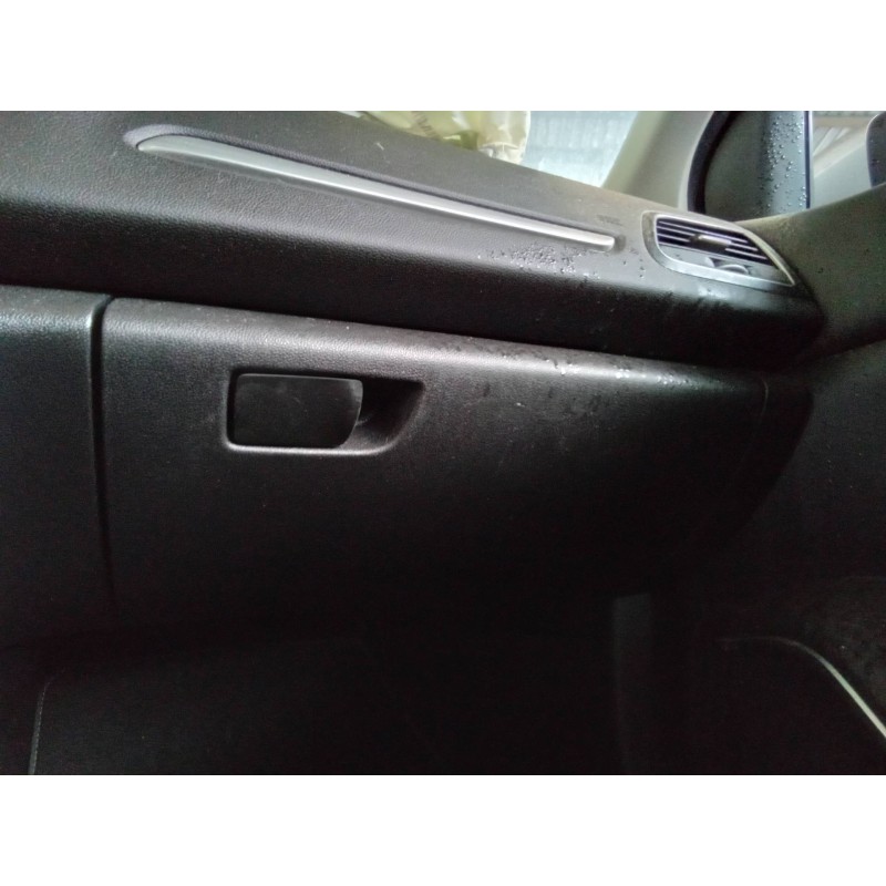 Recambio de guantera para renault megane iv berlina 5p limited referencia OEM IAM P685001166R804  