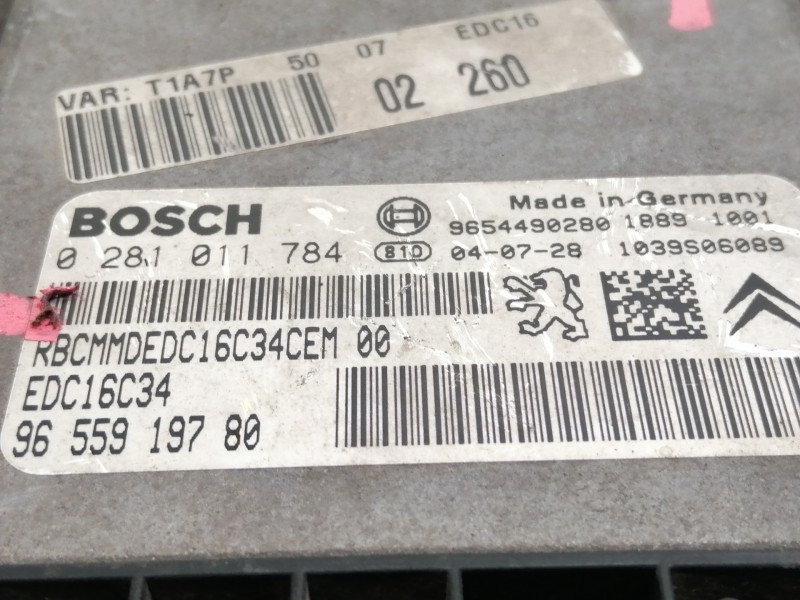 Recambio de centralita motor uce para peugeot 206 berlina x-line referencia OEM IAM 0281011784  