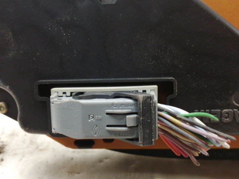 Recambio de cuadro instrumentos para renault clio ii fase i (b/cbo) 1.9 d referencia OEM IAM P7700428508 216514742 NS02324102 X6