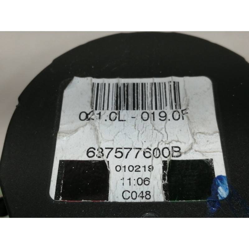 Recambio de cinturon seguridad trasero central para opel crossland x edition referencia OEM IAM 637577600B 39125915 463030000000