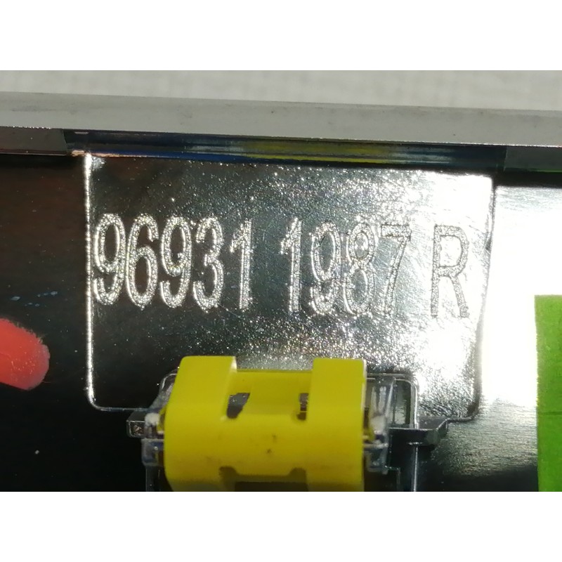 Recambio de moldura para renault megane iv berlina 5p limited referencia OEM IAM 969311987R  