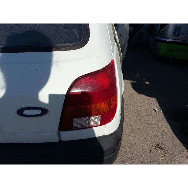 Recambio de piloto trasero derecho para ford fiesta berl./courier 1.3 cat referencia OEM IAM 89FG13N004AA  