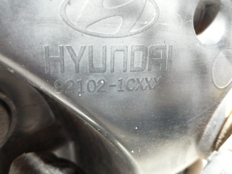 Recambio de faro derecho para hyundai getz (tb) 1.1 básico referencia OEM IAM 921021CXXX  