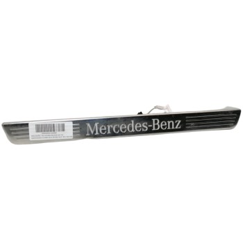 MOLDURA A2466805400 DE ENTRADA DERECHA CON LUZ A1766805900