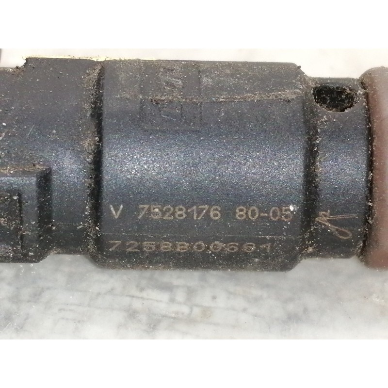 Recambio de inyector para peugeot 207 sw sport referencia OEM IAM V75281768005 7258B00661 