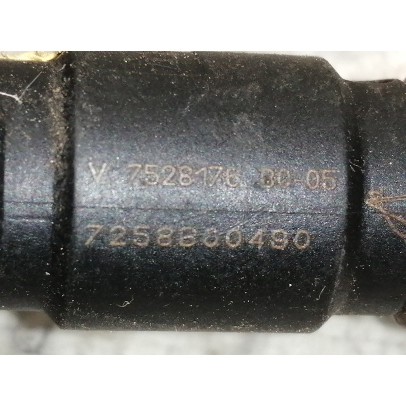 Recambio de inyector para peugeot 207 sw sport referencia OEM IAM V75281768005 7258B00490 