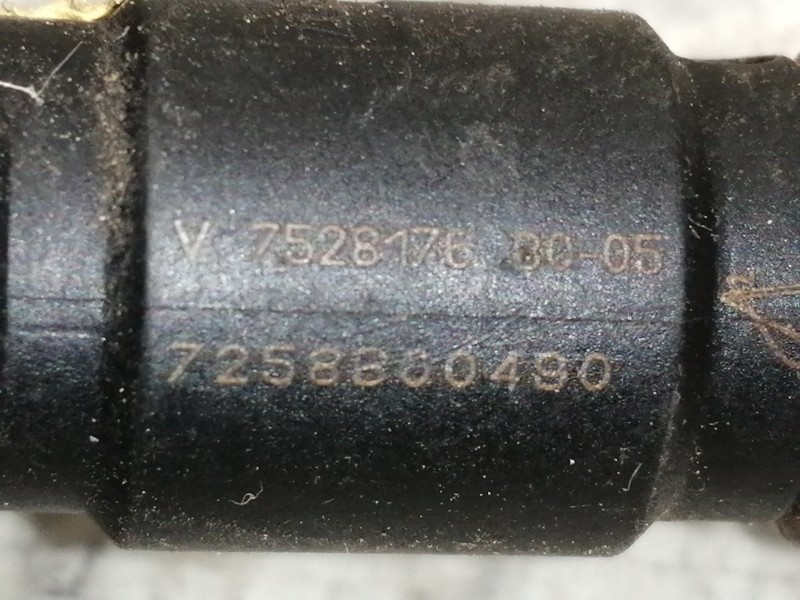Recambio de inyector para peugeot 207 sw sport referencia OEM IAM V75281768005 7258B00490 