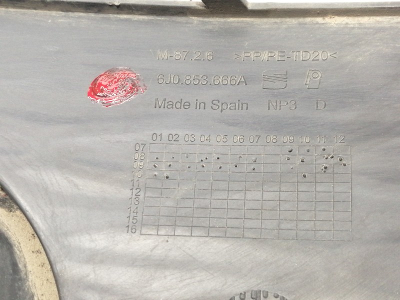 Recambio de rejilla paragolpes derecha para seat ibiza (6j5) stylance / style referencia OEM IAM 6J0853666A  
