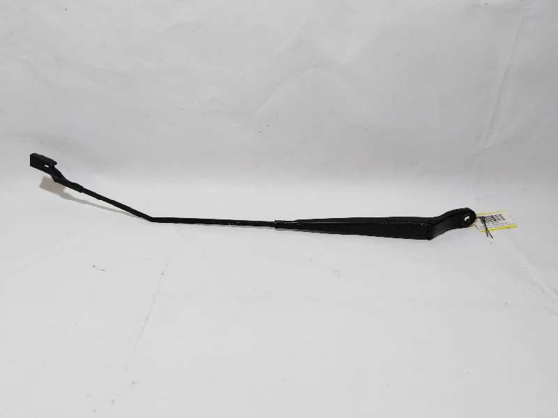 Recambio de brazo limpia delantero derecho para peugeot 2008 (--.2013) allure referencia OEM IAM   