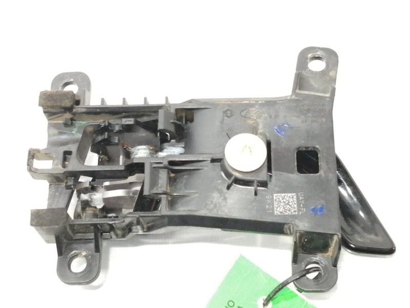 Recambio de maneta interior delantera izquierda para hyundai kona sle 2wd referencia OEM IAM 82613J9000  