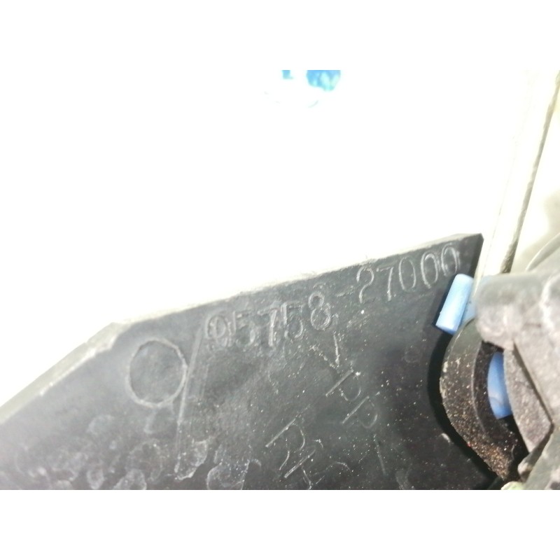 Recambio de cerradura puerta delantera derecha para hyundai coupe (rd) 1.6 fx referencia OEM IAM 9575827000  