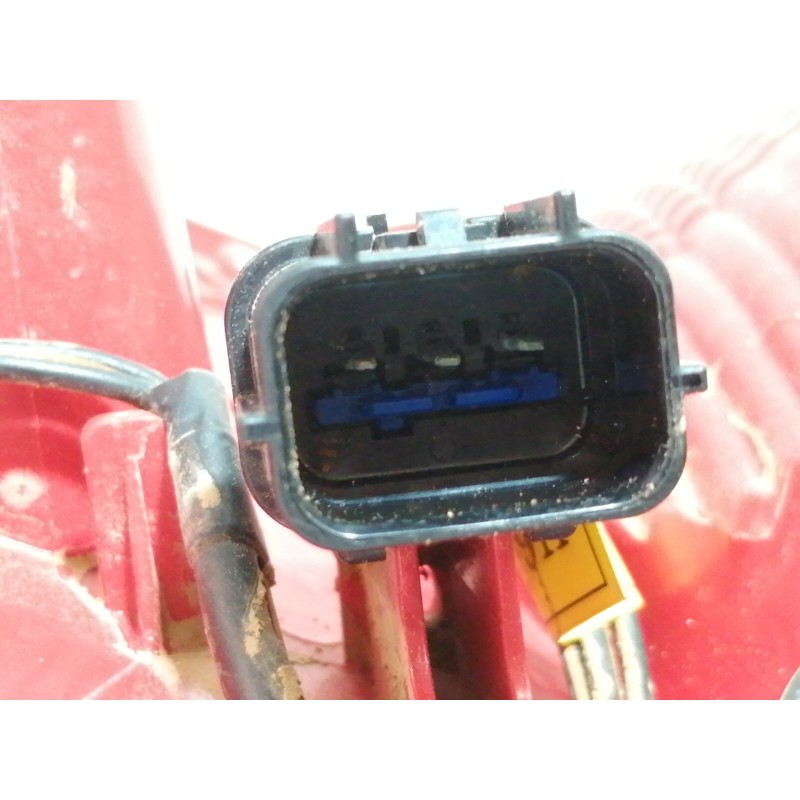 Recambio de piloto trasero derecho paragolpes para hyundai kona sle 2wd referencia OEM IAM 92406J90  