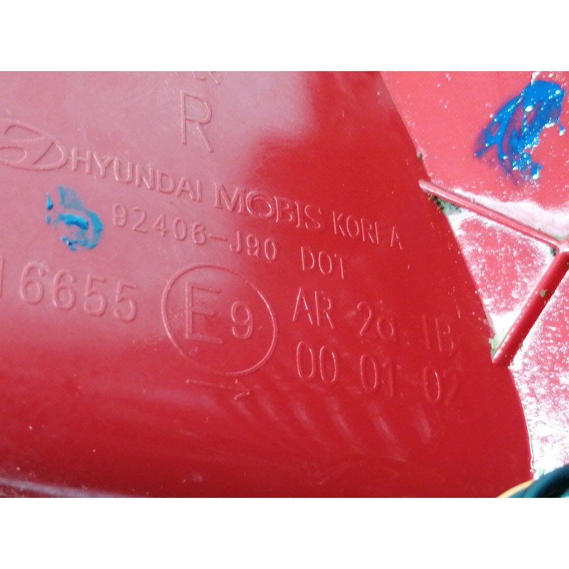 Recambio de piloto trasero derecho paragolpes para hyundai kona sle 2wd referencia OEM IAM 92406J90  