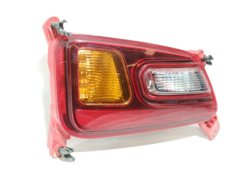 Recambio de piloto trasero izquierdo paragolpes para hyundai kona sle 2wd referencia OEM IAM 92405J901  