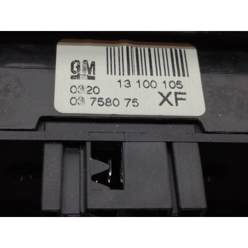 Recambio de rejilla aireadora para opel zafira b essentia referencia OEM IAM 13162556 03758075 / 13100105 Y13144402