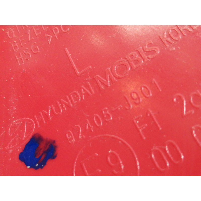 Recambio de piloto trasero izquierdo paragolpes para hyundai kona sle 2wd referencia OEM IAM 92405J901  