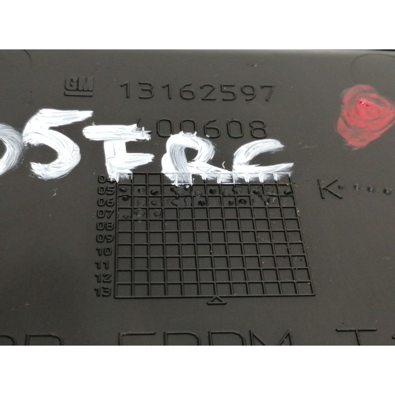 Recambio de moldura para opel zafira b essentia referencia OEM IAM 13162597  