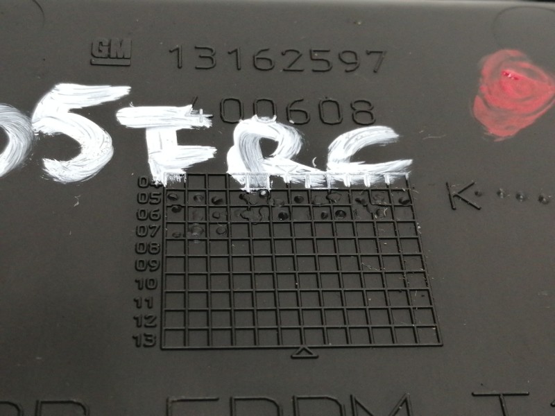 Recambio de moldura para opel zafira b essentia referencia OEM IAM 13162597  