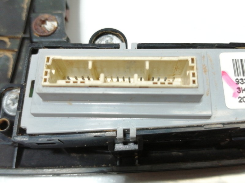 Recambio de mando multifuncion para hyundai kona sle 2wd referencia OEM IAM 93350J9AF0  