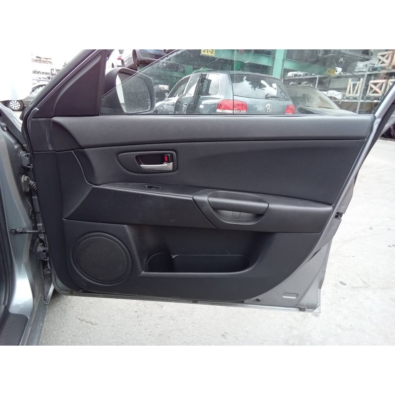 Recambio de guarnecido puerta delantera derecha para mazda 3 berlina (bk) 1.6 16v cat referencia OEM IAM   