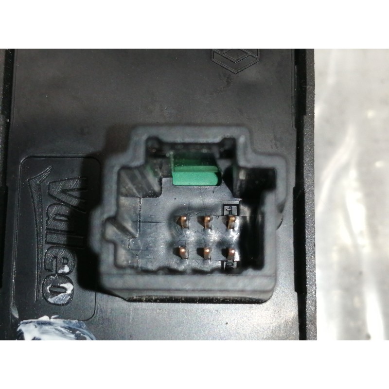 Recambio de warning para dacia sandero ambiance referencia OEM IAM 252905668RB  