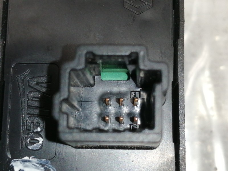 Recambio de warning para dacia sandero ambiance referencia OEM IAM 252905668RB  