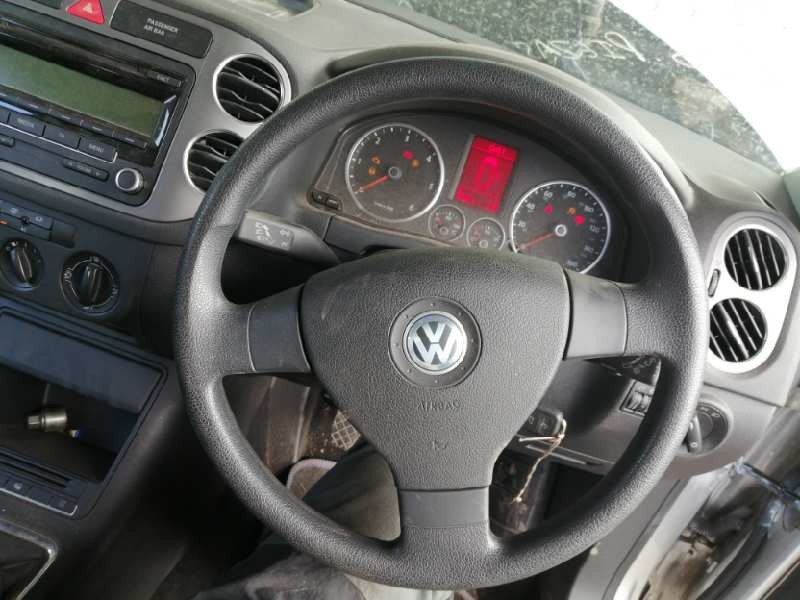 Recambio de volante para volkswagen tiguan (5n1) sport referencia OEM IAM 1T0419091L  