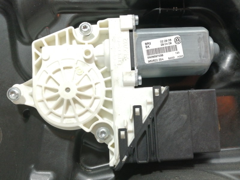 Recambio de elevalunas trasero izquierdo para volkswagen tiguan (5n1) sport referencia OEM IAM 5N0959703B 962622354 5N0839729K