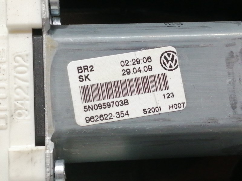 Recambio de elevalunas trasero izquierdo para volkswagen tiguan (5n1) sport referencia OEM IAM 5N0959703B 962622354 5N0839729K