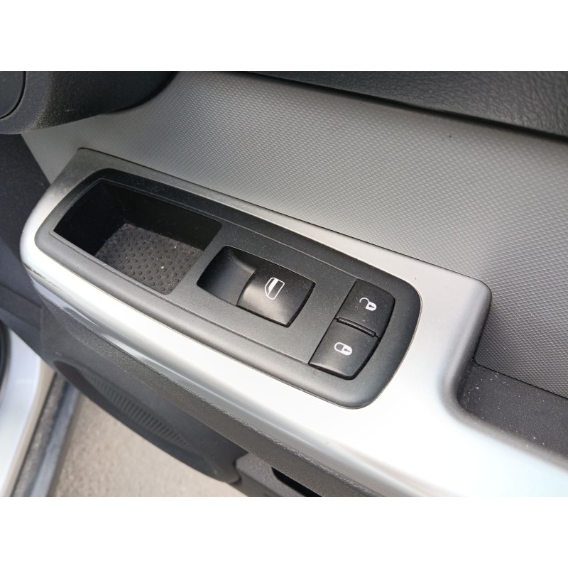 Recambio de mando elevalunas delantero derecho para dodge nitro 2.8 crd 4wd referencia OEM IAM   