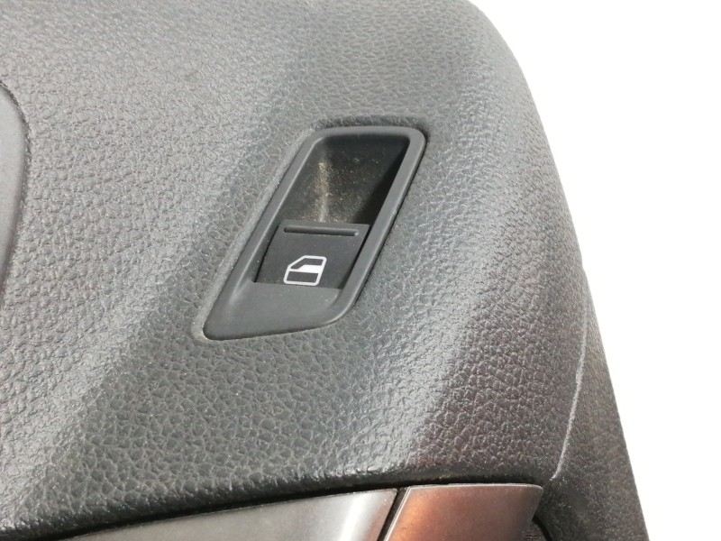 Recambio de guarnecido puerta trasera izquierda para volkswagen tiguan (5n1) sport referencia OEM IAM 5N0839113S  