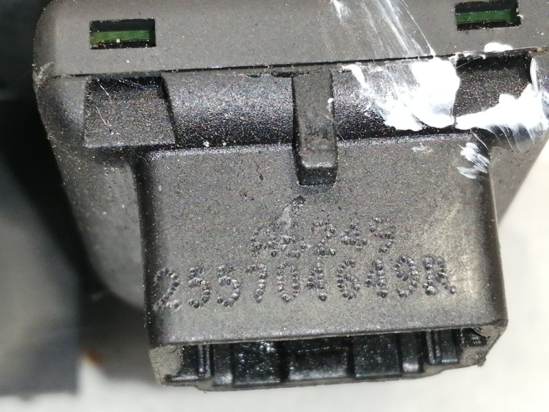 Recambio de mando retrovisor para dacia sandero ambiance referencia OEM IAM 255704649R 684934791R / 684937116R 684937535R