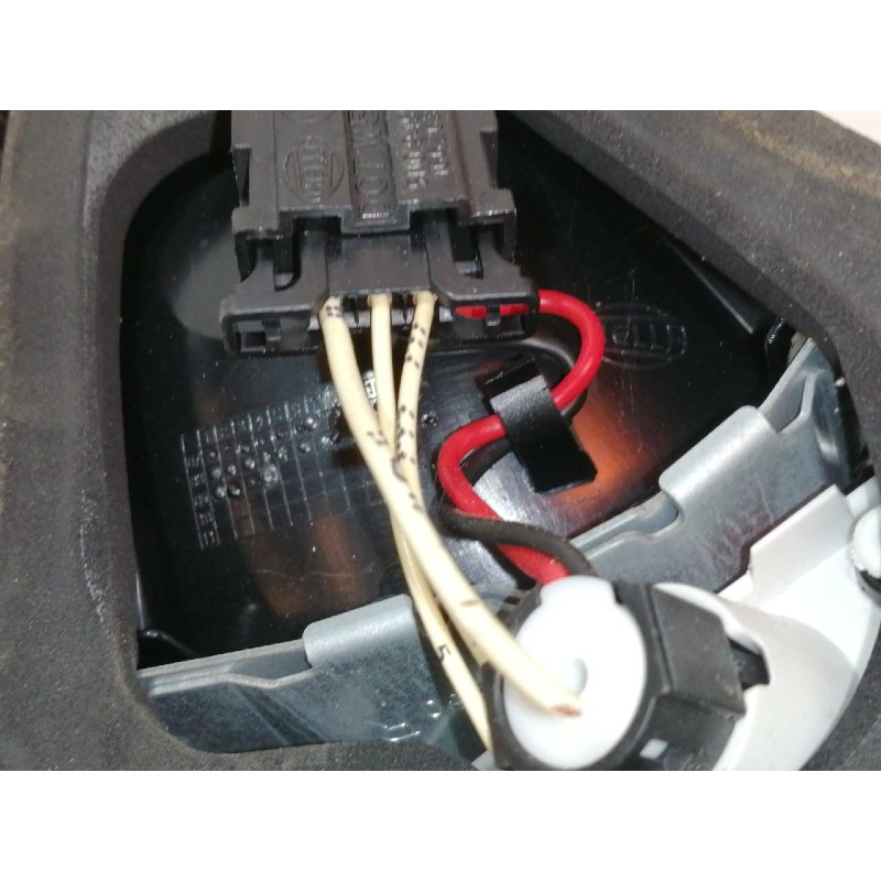 Recambio de piloto trasero derecho interior para volkswagen tiguan (5n1) sport referencia OEM IAM 5N0945094  