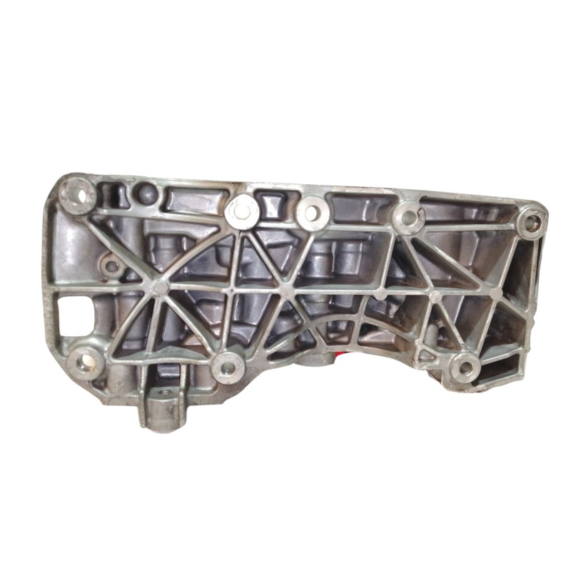 Recambio de soporte alternador para bmw serie 1 lim. (f20) 116d referencia OEM IAM 11168506863  