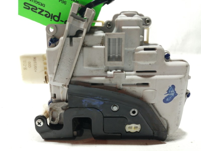 Recambio de cerradura puerta delantera derecha para audi a4 avant (8e) 2.0 tdi referencia OEM IAM   