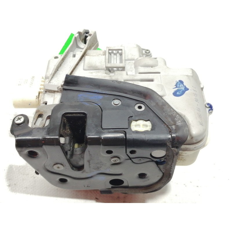 Recambio de cerradura puerta delantera derecha para audi a4 avant (8e) 2.0 tdi referencia OEM IAM   