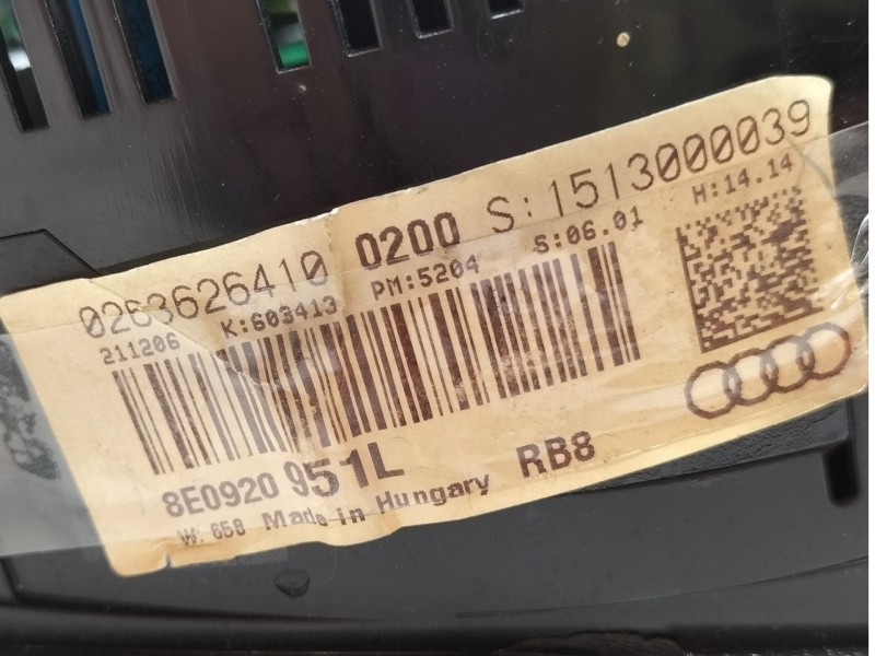 Recambio de cuadro instrumentos para audi a4 avant (8e) 2.0 tdi referencia OEM IAM 8E0920951L  
