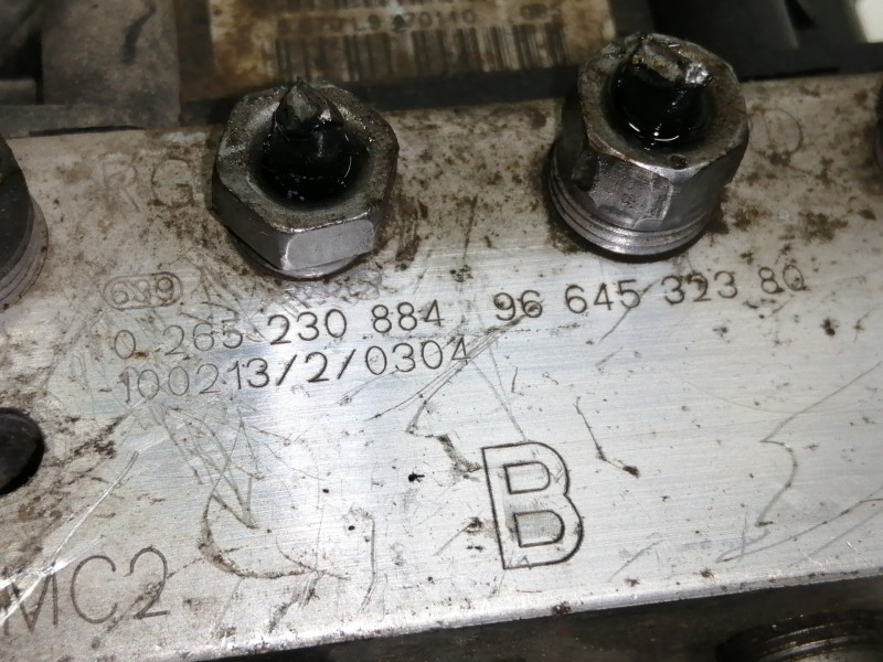 Recambio de abs para peugeot 5008 confort referencia OEM IAM 9666930880  