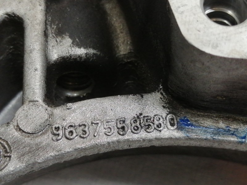 Recambio de soporte motor delantero para citroën c3 hdi 92 sx plus referencia OEM IAM 9637558580  