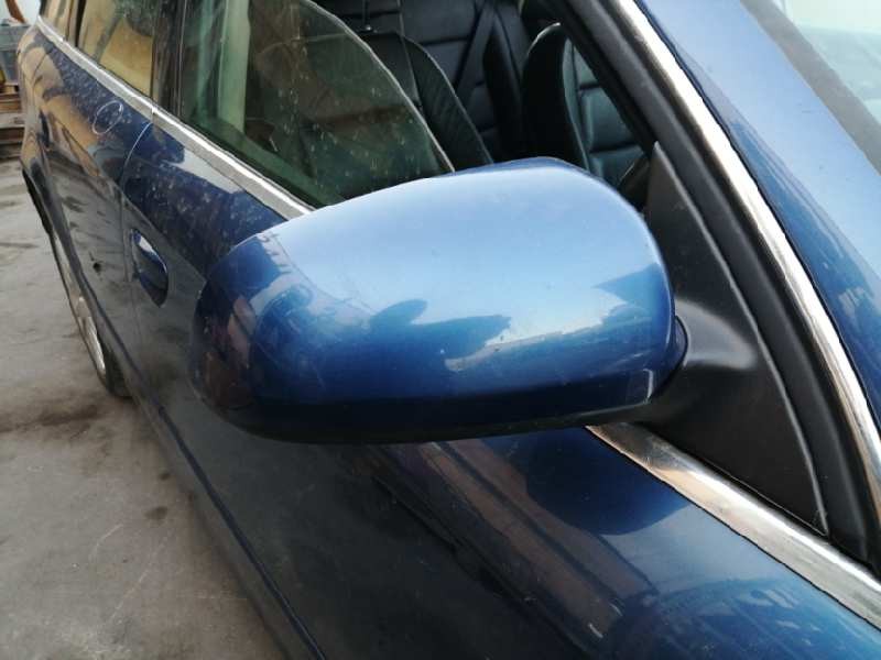 Recambio de retrovisor derecho para audi a4 avant (8e) 2.0 tdi referencia OEM IAM 010681  