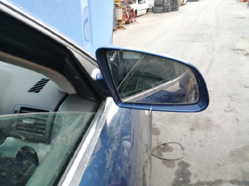Recambio de retrovisor derecho para audi a4 avant (8e) 2.0 tdi referencia OEM IAM 010681  