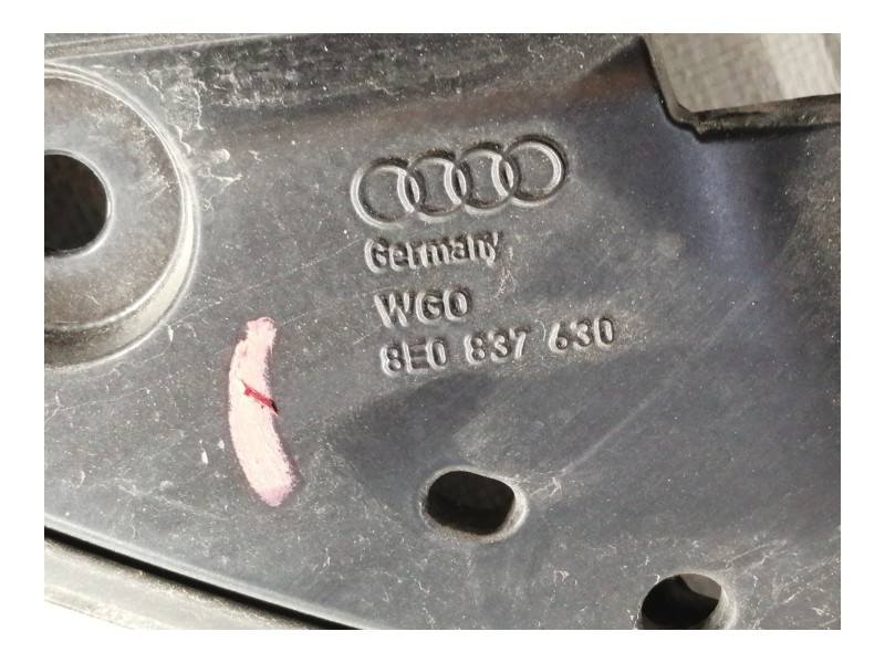 Recambio de elevalunas delantero derecho para audi a4 avant (8e) 2.0 tdi referencia OEM IAM 8E0837630  