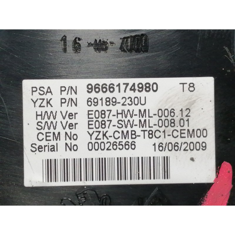 Recambio de cuadro instrumentos para peugeot 5008 confort referencia OEM IAM 9666174980  