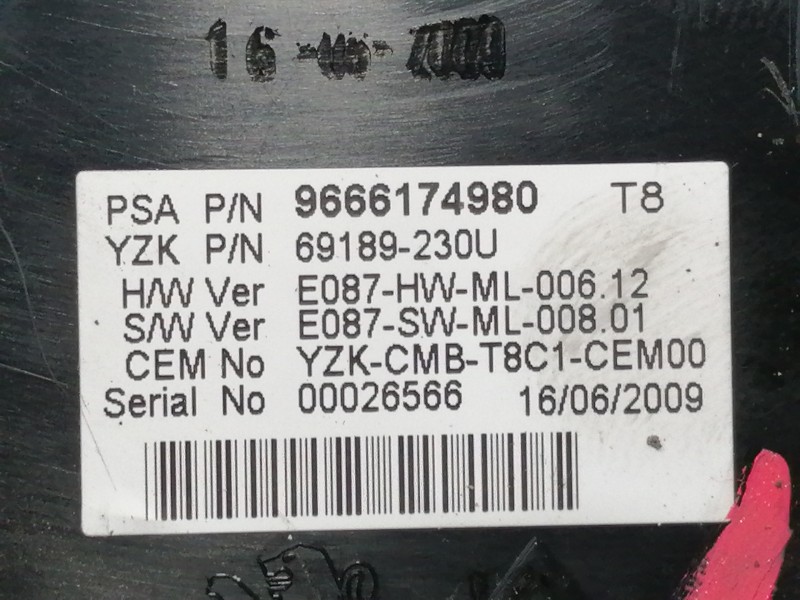 Recambio de cuadro instrumentos para peugeot 5008 confort referencia OEM IAM 9666174980  