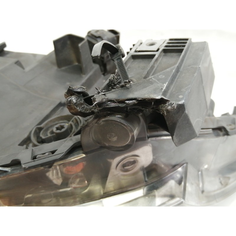 Recambio de faro derecho para peugeot 5008 confort referencia OEM IAM 9682519080  