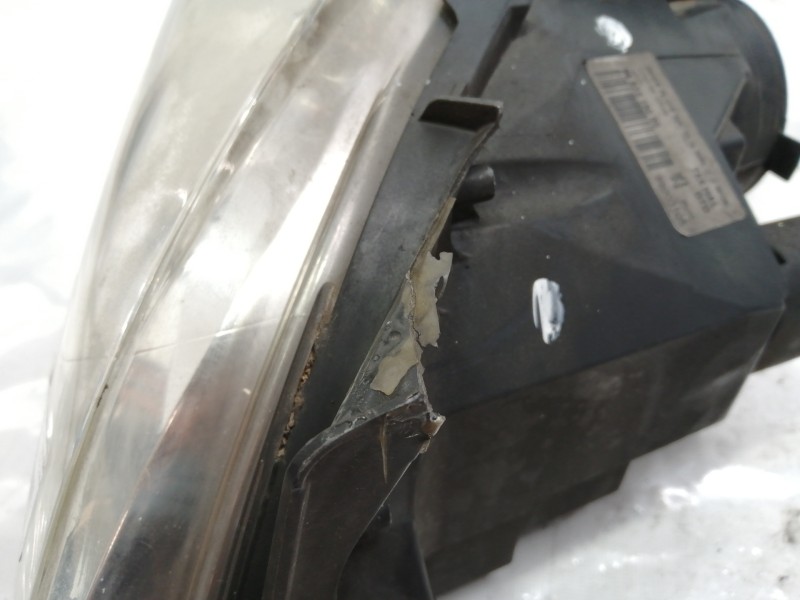 Recambio de faro derecho para peugeot 5008 confort referencia OEM IAM 9682519080  